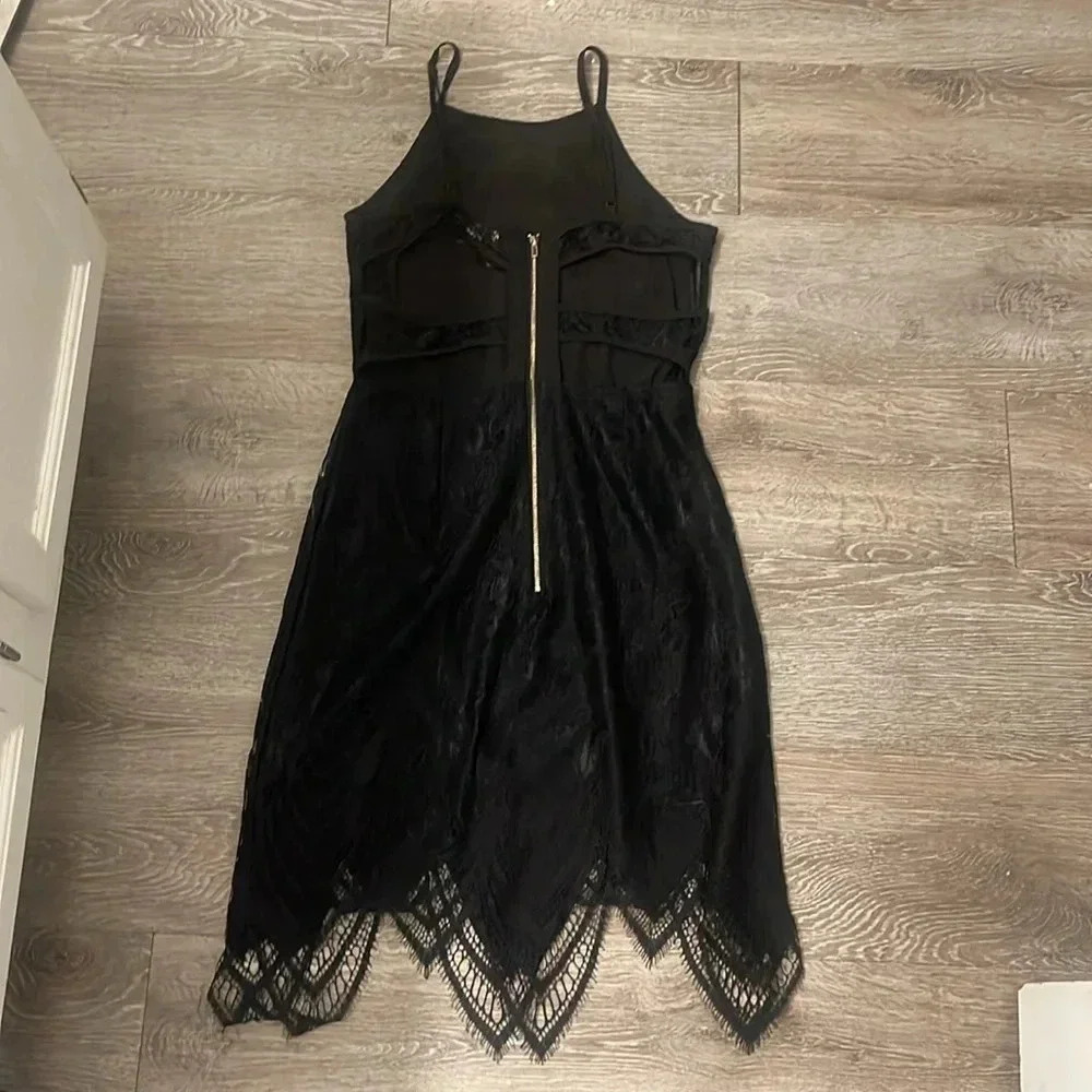 Misguided Size 10 black bodycon lace dress sleeveless - Picture 6 of 7